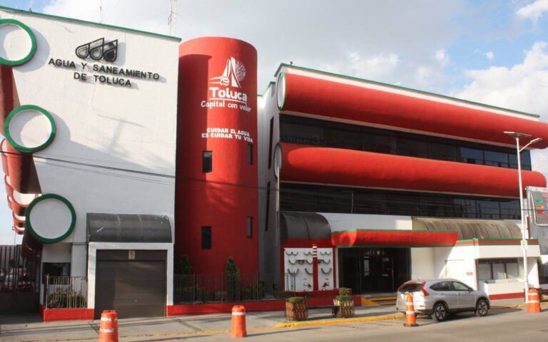 Cero tolerancia: Cesan a funcionarios en Toluca por corrupción