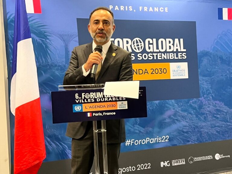 Fernando Flores es distinguido como embajador de ciudades sostenibles en Europa