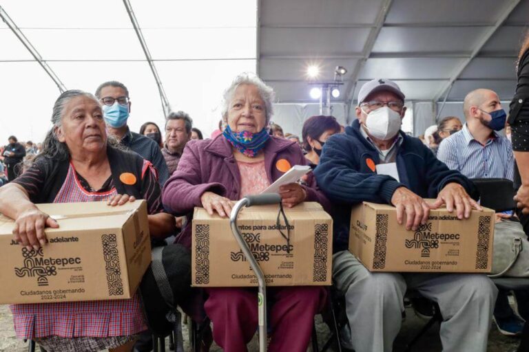 Convoca Fernando Flores a 7 mil personas en entrega de canasta alimentaria