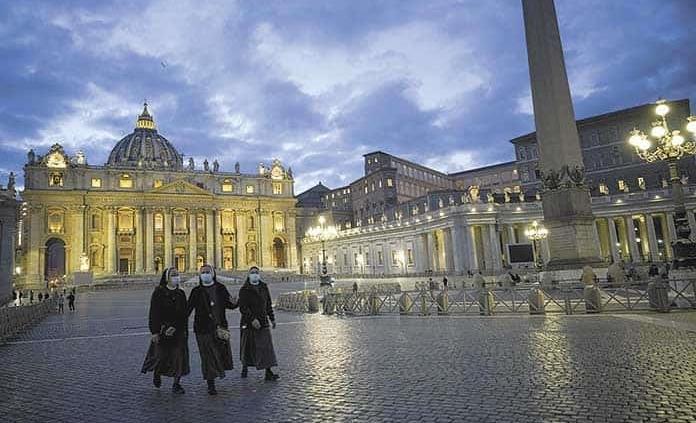 Vaticano descarta ordenación de mujeres como sacerdotes