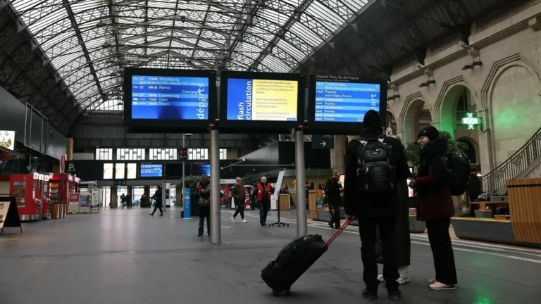 Sabotaje en estación de tren en París interrumpe servicio de transporte