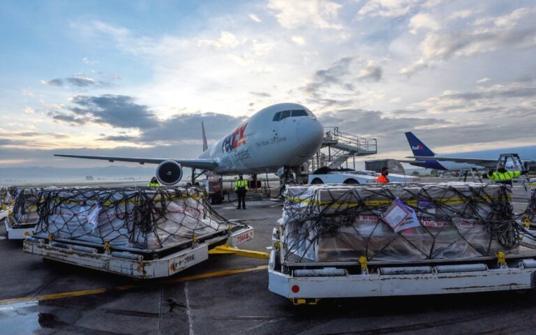 Gobierno amplía a 108 días el plazo para mudar transporte de carga al AIFA