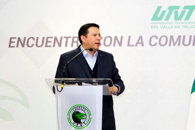 Rector Jorge Bernaldez presentó Informe 2022 en la UTVT