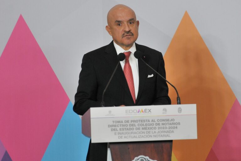 Juan Castañeda Salinas nuevo presidente del Colegio de Notarios del Estado de México