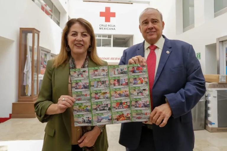 Conmemoran aniversario de la Cruz Roja con boleto de Lotería Nacional