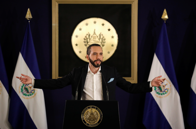 Presidente de El Salvador presume su “exitosa guerra contra las pandillas”