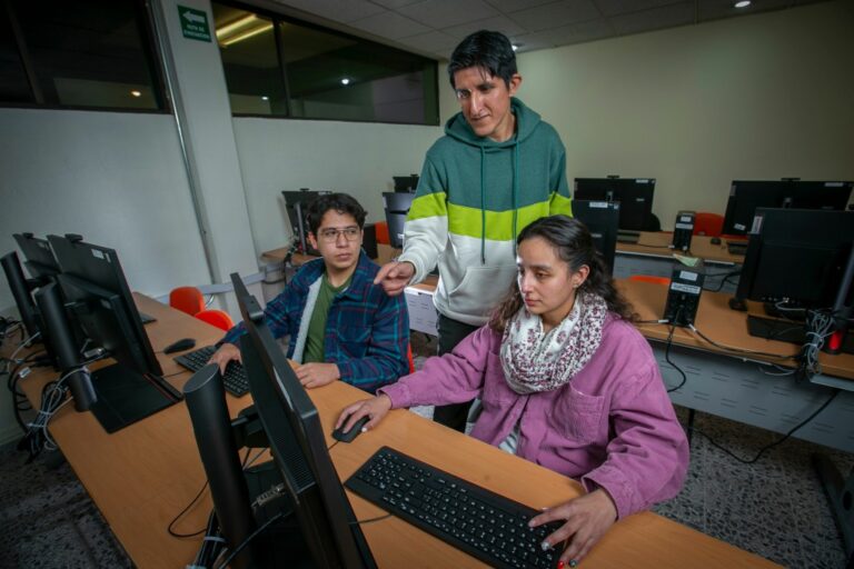 Apoya UAEMéx a espacios universitarios con Programa de Renovación de Equipos de Cómputo