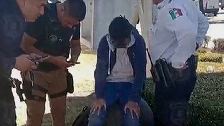 Policía de Metepec evita suicidio