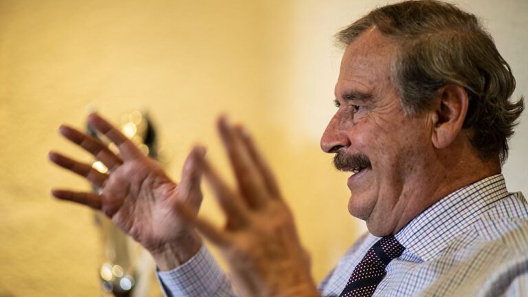 «!Mentiroso, traidor!» a gritos reciben en Arizona a Vicente Fox