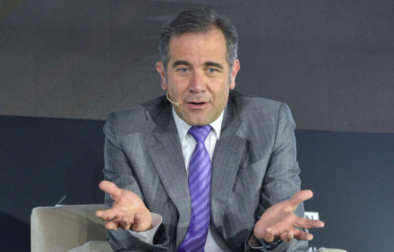 Mario Delgado cuestiona monto de liquidación de Lorenzo Córdova