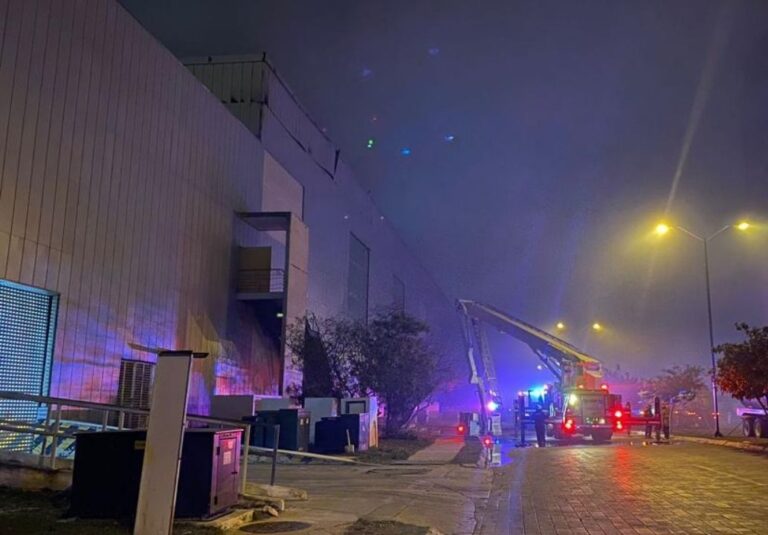 Incendio en salas de cine de la Plaza Altabrisa en Mérida, Yucatán