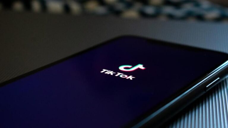 Reino Unido prohíbe TikTok en teléfonos de los funcionarios de Gobierno