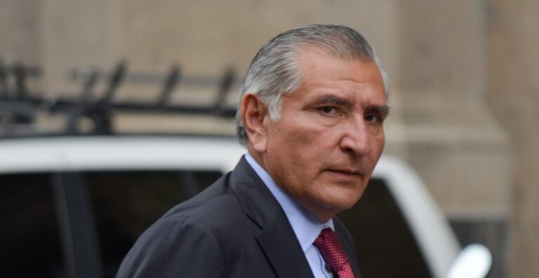 Adán Augusto López lamenta campaña de odio contra AMLO «por intereses políticos»