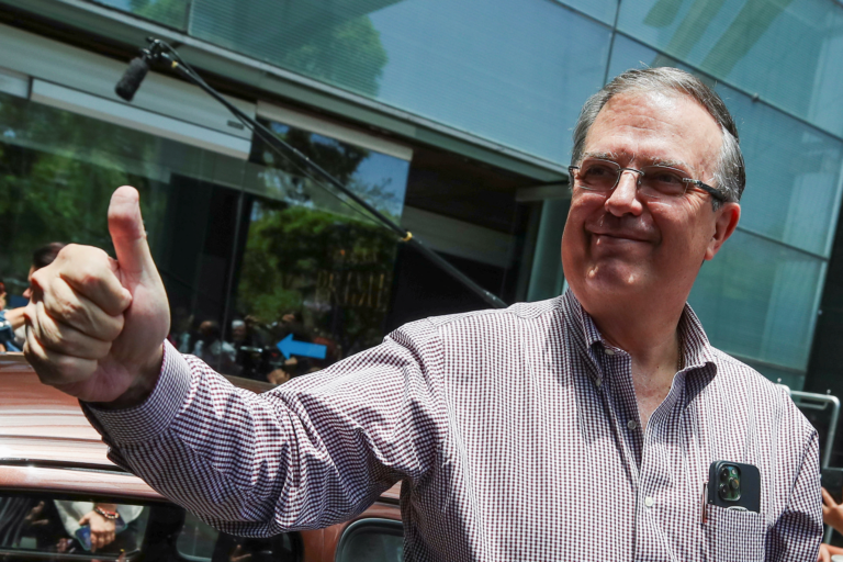 Marcelo Ebrard propone crear “Secretaría de la 4T” la encabezaría hijo de AMLO