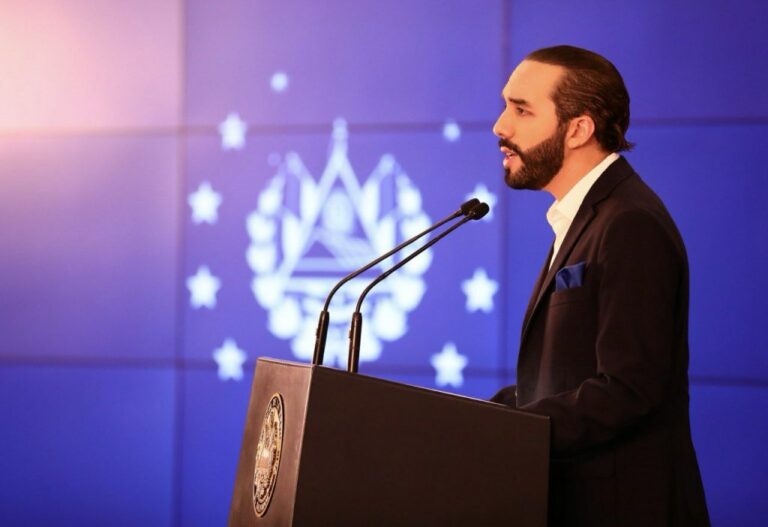 Bukele inscribe precandidatura para reelección en El Salvador