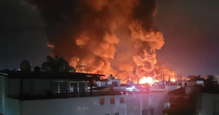 Explota pipa de combustible en Puebla