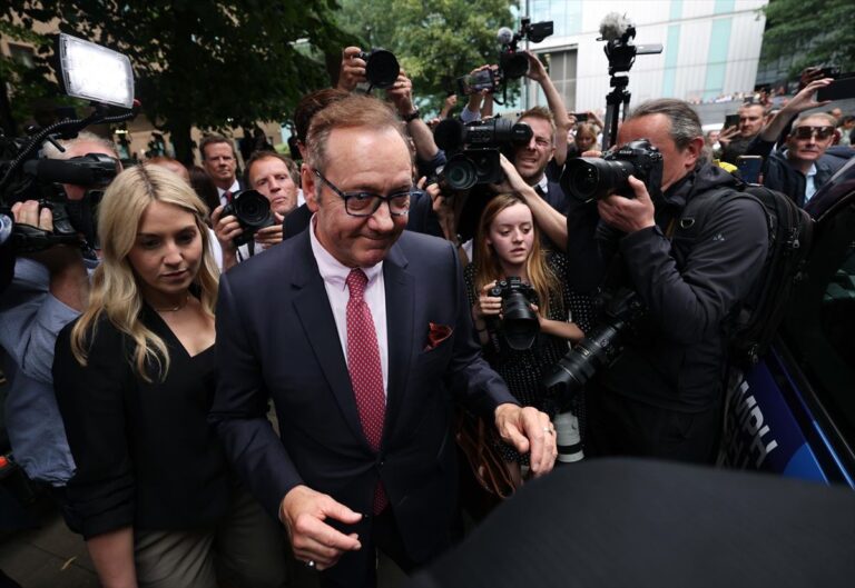 El actor estadounidense Kevin Spacey, declarado inocente de nueve delitos sexuales