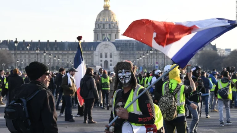 Francia blinda contra protestas su fiesta nacional