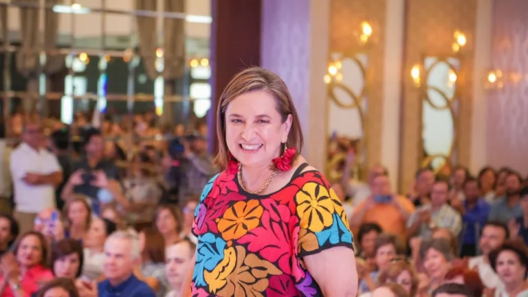 Oficializan a Xóchitl Gálvez como la aspirante del frente opositor