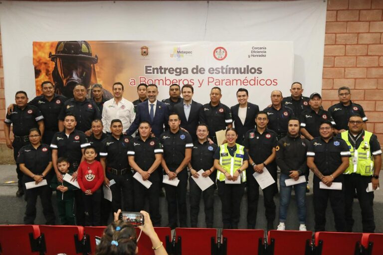 Reconoce Metepec a sus heroicos bomberos