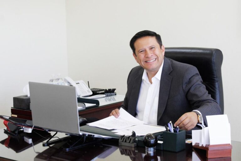 TRABAJARA UTVT PARA CONTAR CON CARRERA EN AERONÁUTICA