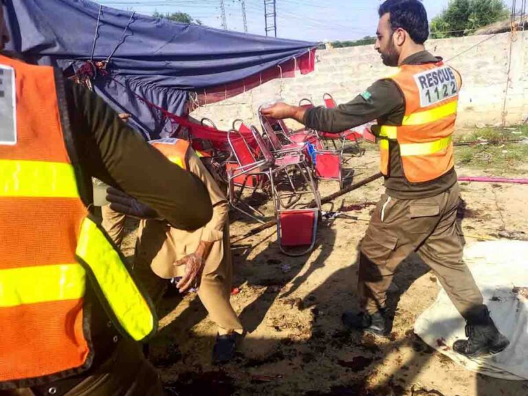 ¡Lamentable! Al menos 40 personas murieron debido a un ataque suicida en Balachistan, Pakistan