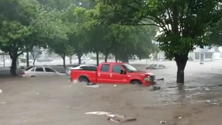 Suspenden clases en centro de Sinaloa por aumento de lluvias e inundaciones