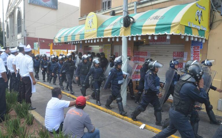Tras brutal golpiza a dos comensales, clausuran taquería «El Borrego Viudo» (Videos)