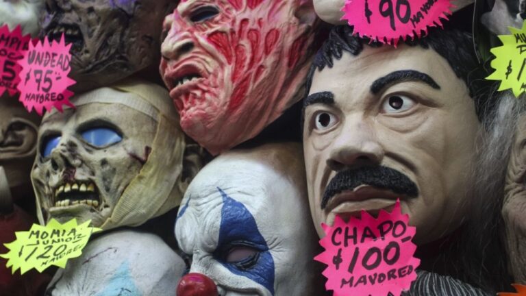 ¡Ay mi disfraz! Multas de 15 mil pesos por disfraces de delincuentes, armas de plástico o uniformes apócrifos