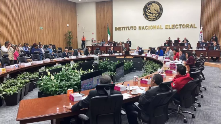 INE aprueba paridad de género en elección de gubernaturas