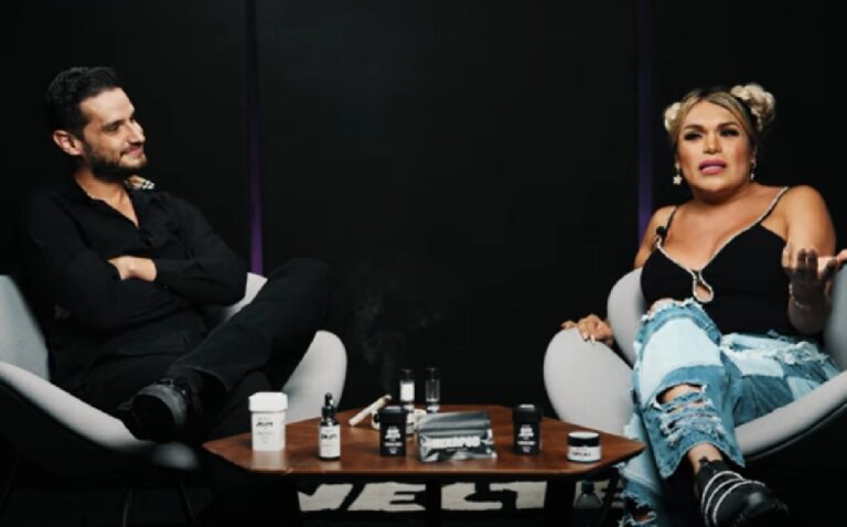 Wendy Guevara se equivoca de marca al estilo «Pedrito Sola»