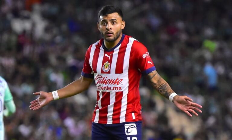 ¡Ya vete! Aficionados de Chivas ya no quieren a Alexis Vega