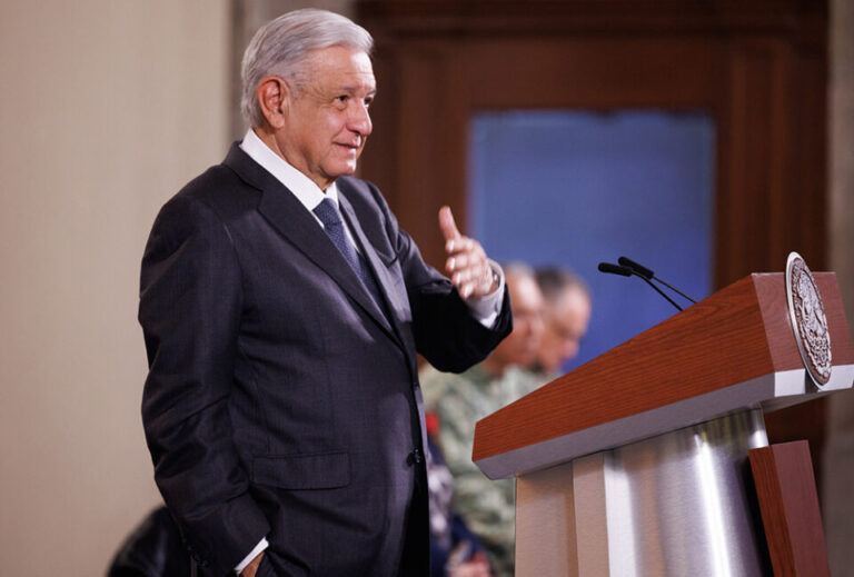 ¡No están solos, regreso a Acapulco! AMLO