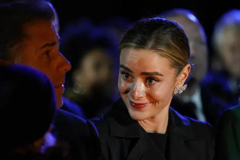 Atacaron auto de la nieta de Joe Biden, Servicio Secreto confirma ataque a unidad oficial