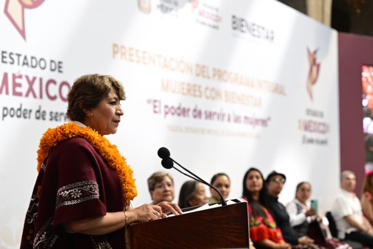 Delfina Gómez presenta el programa Mujeres Bienestar