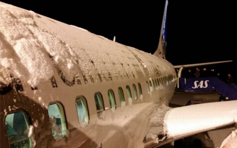 Aviones se congelan en Aeropuerto de Alemania, debido a las bajas temperaturas