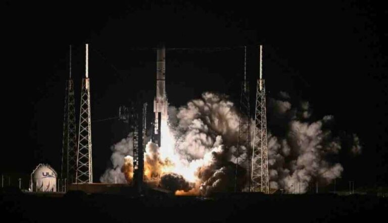 ¡Mexicanos a la luna! proyecto colmena despega exitosamente