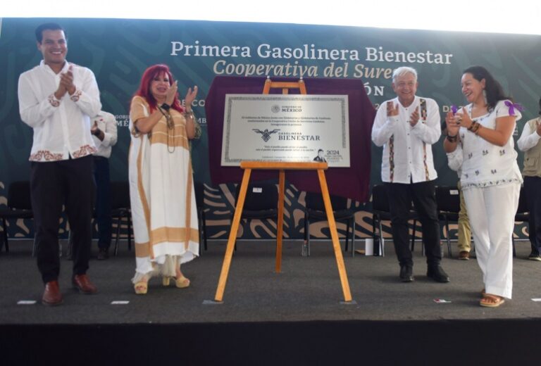 En Calakmul, Campeche, AMLO inaugura primera Gasolinera del Bienestar (video)