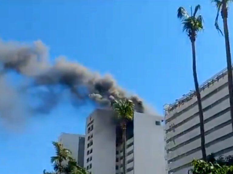 Se incendia Emporio de Acapulco (video)