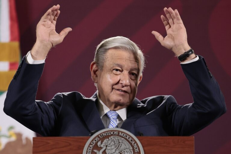 «Quieren que siga la transformación o que regresen los corruptos» AMLO