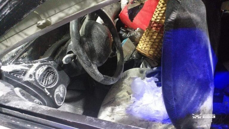 En Argentina explota auto y revela cargamento de cocaína (video)