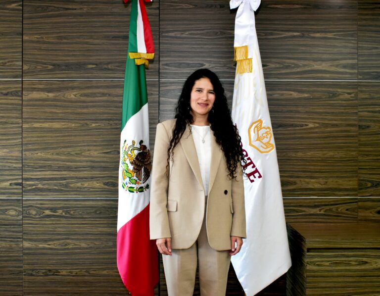 Presidente de la República designa a Bertha Alcalde nueva titular del ISSSTE