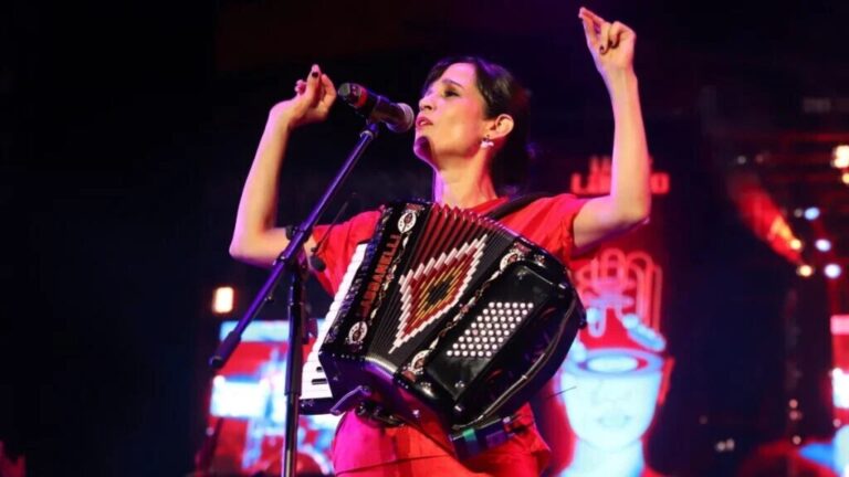 Julieta Venegas brindará concierto gratuito en el Zócalo de la Ciudad de México