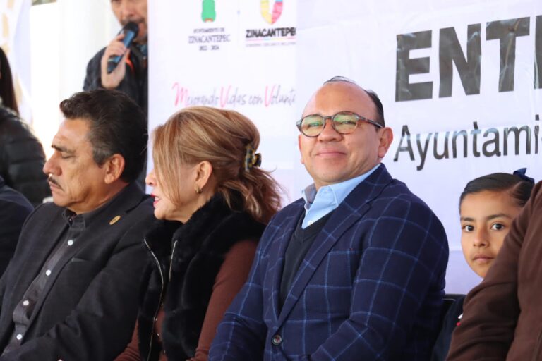 Manuel Vilchis supervisa obra pública en Zinacantepec