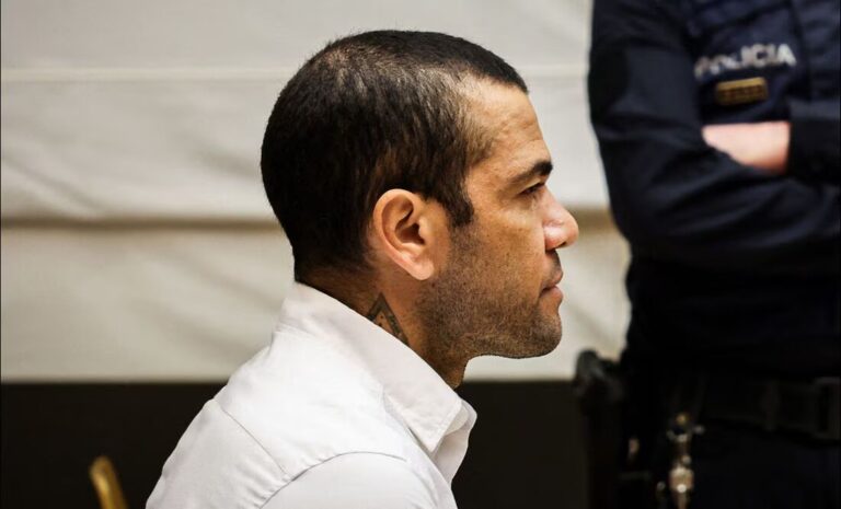 Aprueban libertad provisional para el jugador Dani Alves, saldrá con una fianza de un millón de euros
