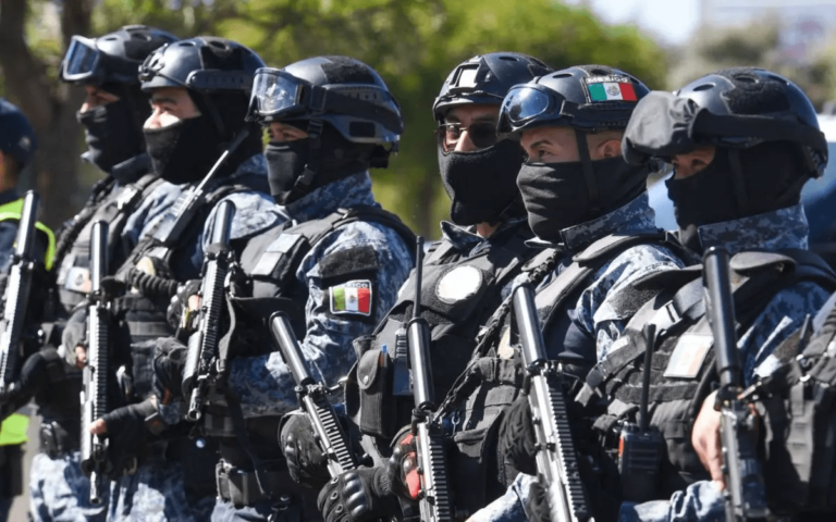 Envían 900 elementos del ejército para buscar a familias secuestradas en Sinaloa
