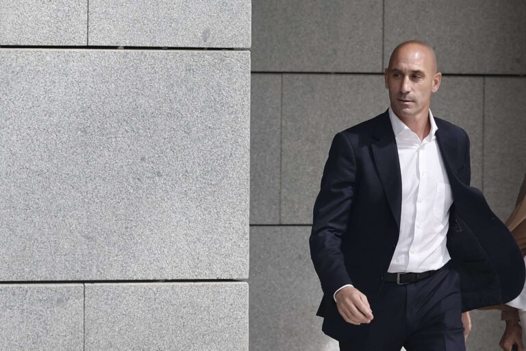 Fiscalía pide dos años y medio de Cárcel para Rubiales por Beso a Jenni Hermoso