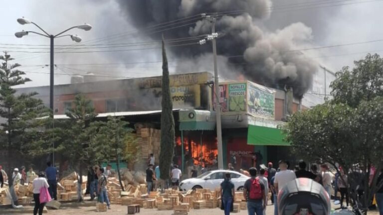 Se incendia Central de Abasto de Tultitlán (video)