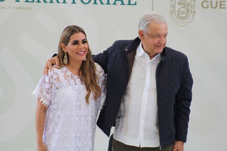 AMLO manifiesta apoyo a Evelyn Salgado