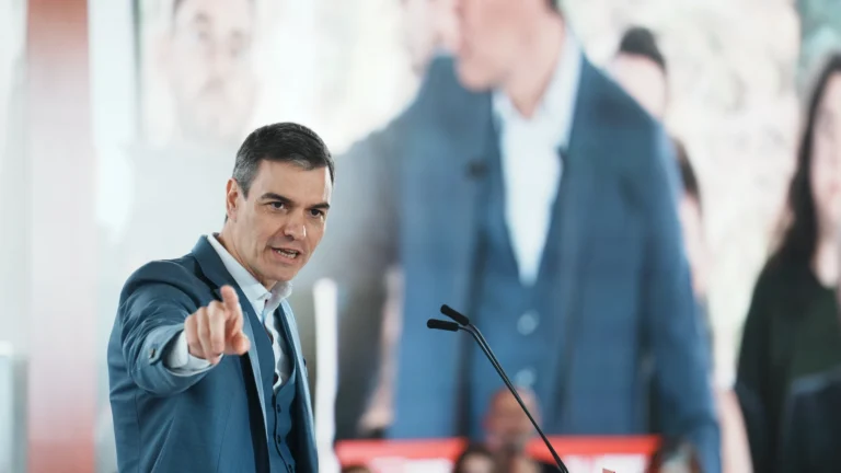 En España, presidente Pedro Sánchez se compromete a abolir la prostitución